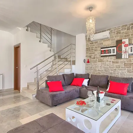 Bella Holiday home