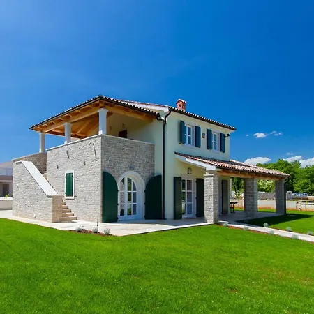 Holiday home Bella *