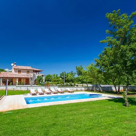 Bella Holiday home