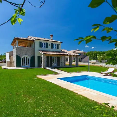 Holiday home Bella Hreljici